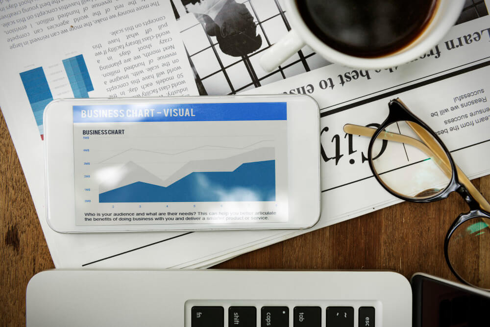 Bullhorn’s GRID 2025 Industry Trends Report: Key Takeaways for Legal Employers